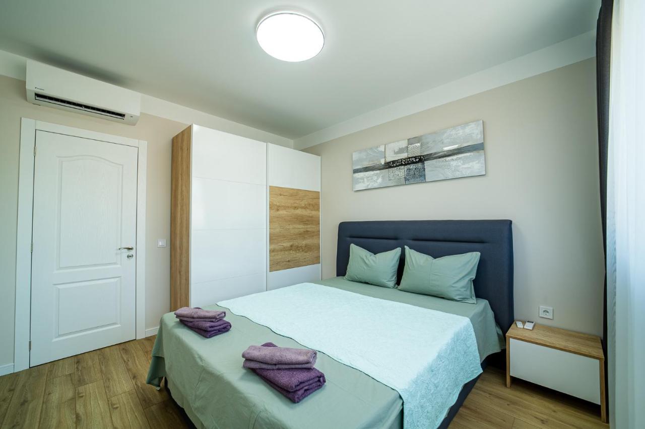Sky Academic Apartment Varna Exterior photo